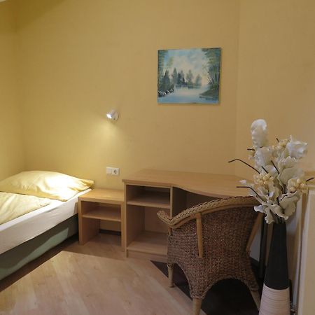 Rosenhotel - Serviced Apartments Zwentendorf Luaran gambar