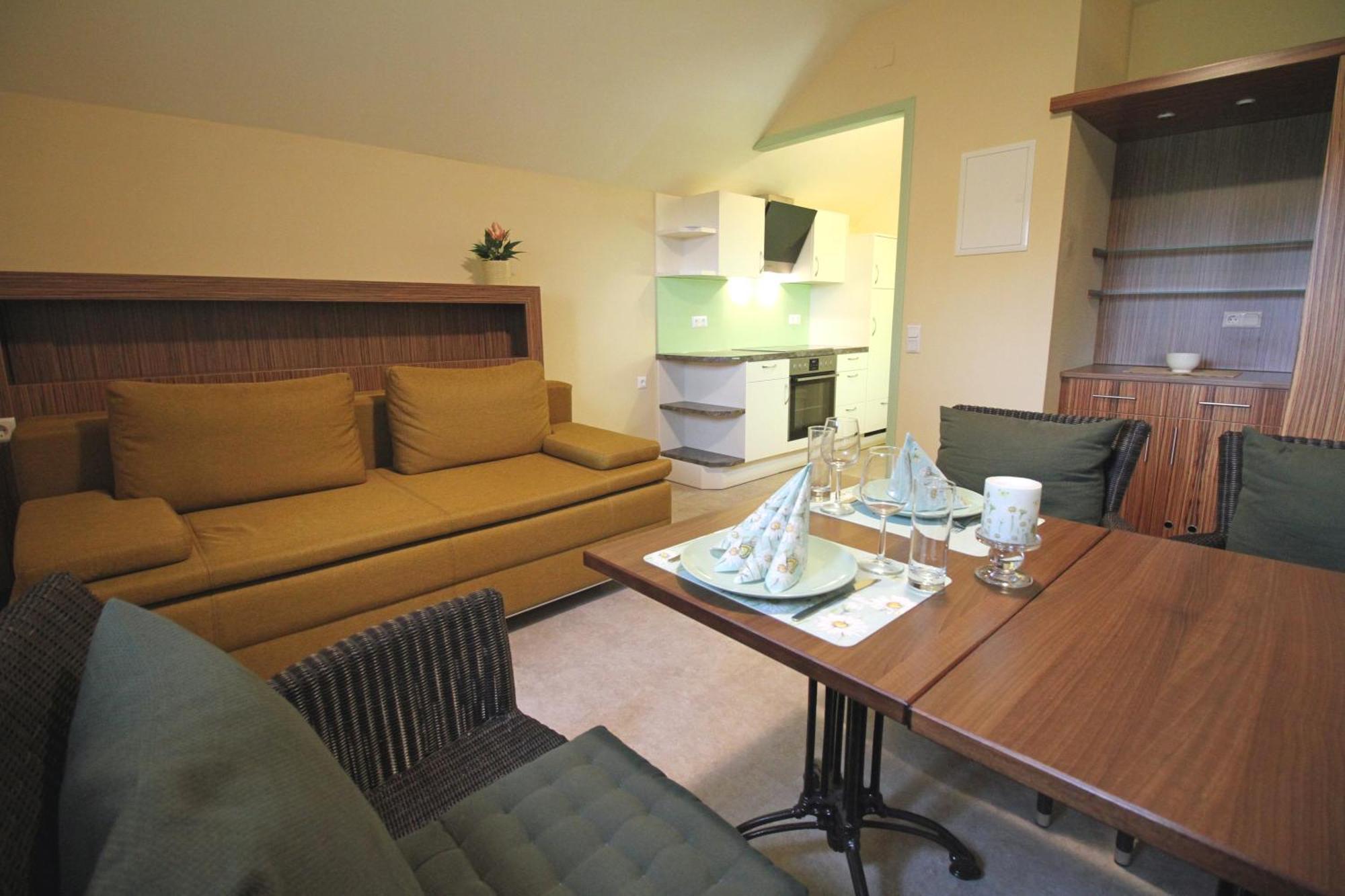 Rosenhotel - Serviced Apartments Zwentendorf Luaran gambar